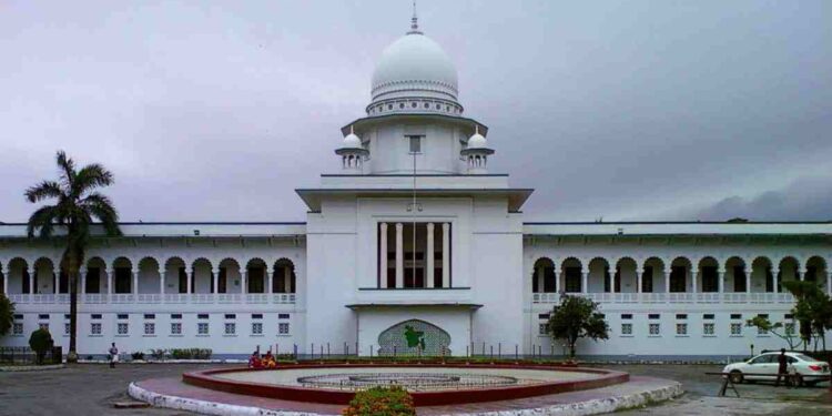 আসিফ নজরুল: ঢালাও গায়েবি মামলায় সরকার বিব্রত