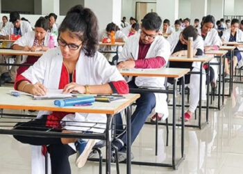 দিনমজুর-চাষা কীভাবে সন্তানকে উচ্চশিক্ষিত করবে?