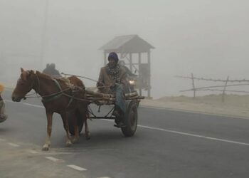 কুড়িগ্রামে সূর্যের দেখা নেই, নাকাল জনজীবন