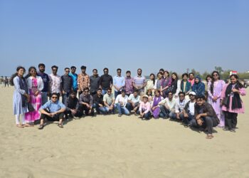 নীল জলরাশির স্বপ্নীল রাজ্যে পদাচারণা