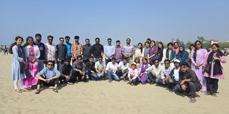 নীল জলরাশির স্বপ্নীল রাজ্যে পদাচারণা