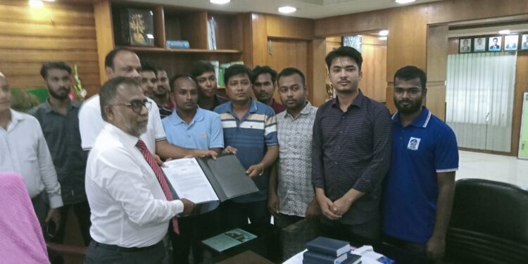 শিক্ষার্থী ভোগান্তির নিরসন চায় ইবি ছাত্রদল
