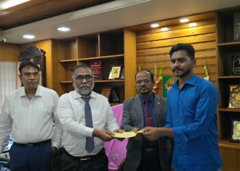 জুলাই আহতদের অনুদান দিয়েছে ইবি
