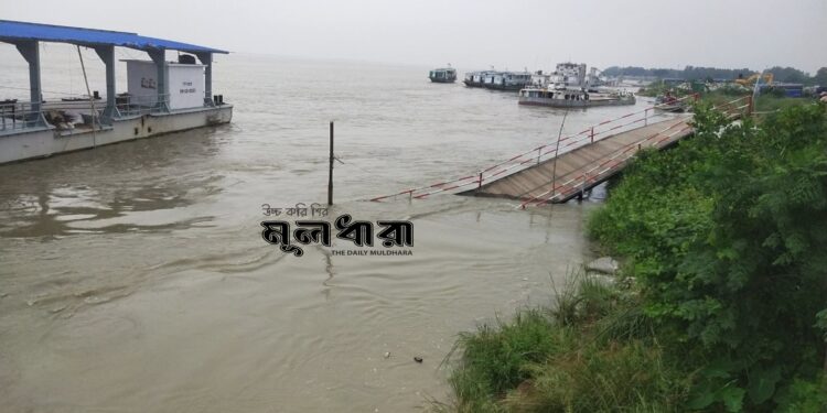 পাটুরিয়ায় জেটি ধস, ঝুঁকি-জনভোগান্তি