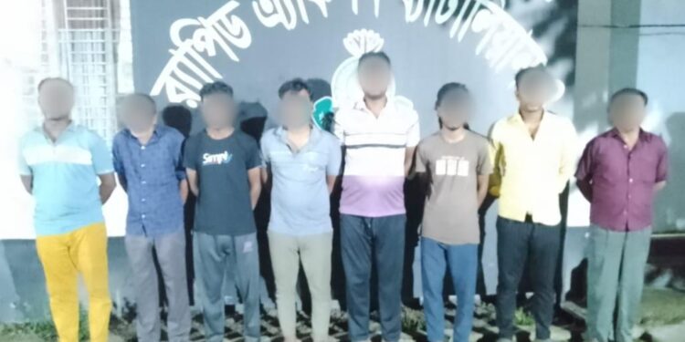সিংগাইরে ৮ দুর্ঘর্ষ ডাকাত গ্রেফতার