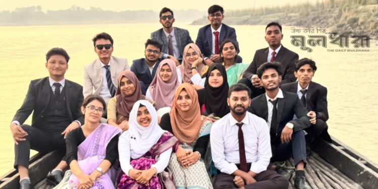 স্মৃতিপটে ‘গড়াই নদীর তীর’