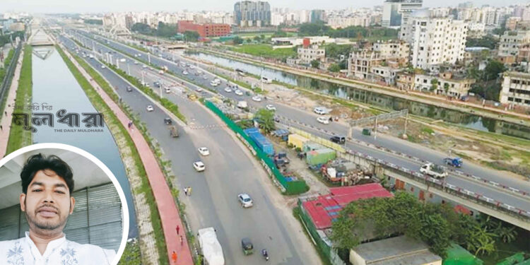 ‘৩০০ ফিট সড়ক’ কি নজরদারির বাইরে?